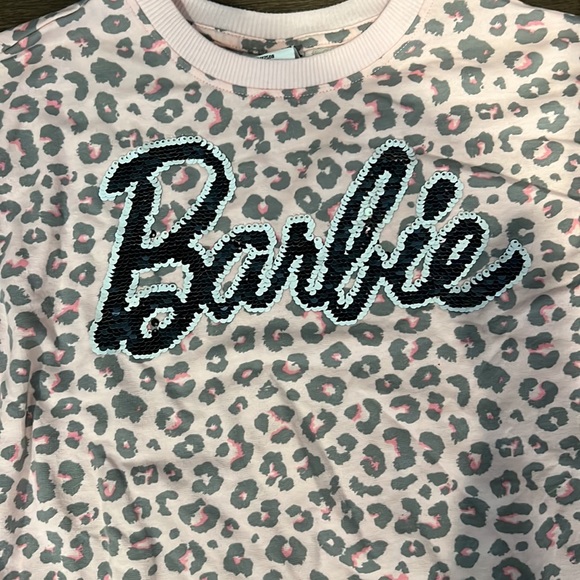 COPY - Girls size XL Barbie pink leopard print sequence flip it sweatshirt. - Picture 2 of 5